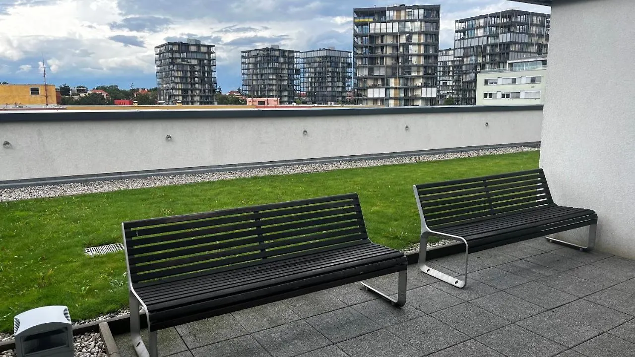 Residence Garden Tower S Balkonem, Garaz Praga