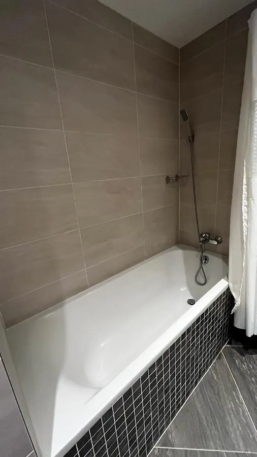 Apartment Residence Garden Tower s balkonem, garaz Prag