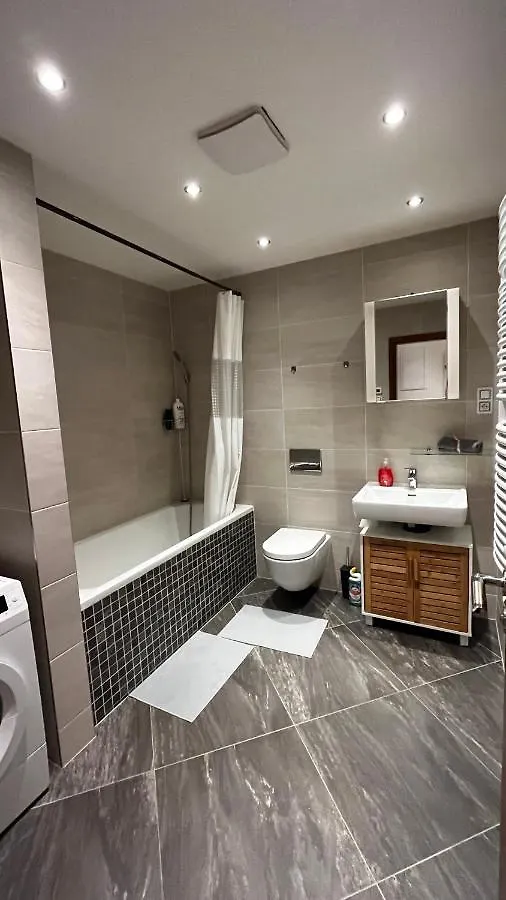Residence Garden Tower s balkonem, garaz Prag Apartment