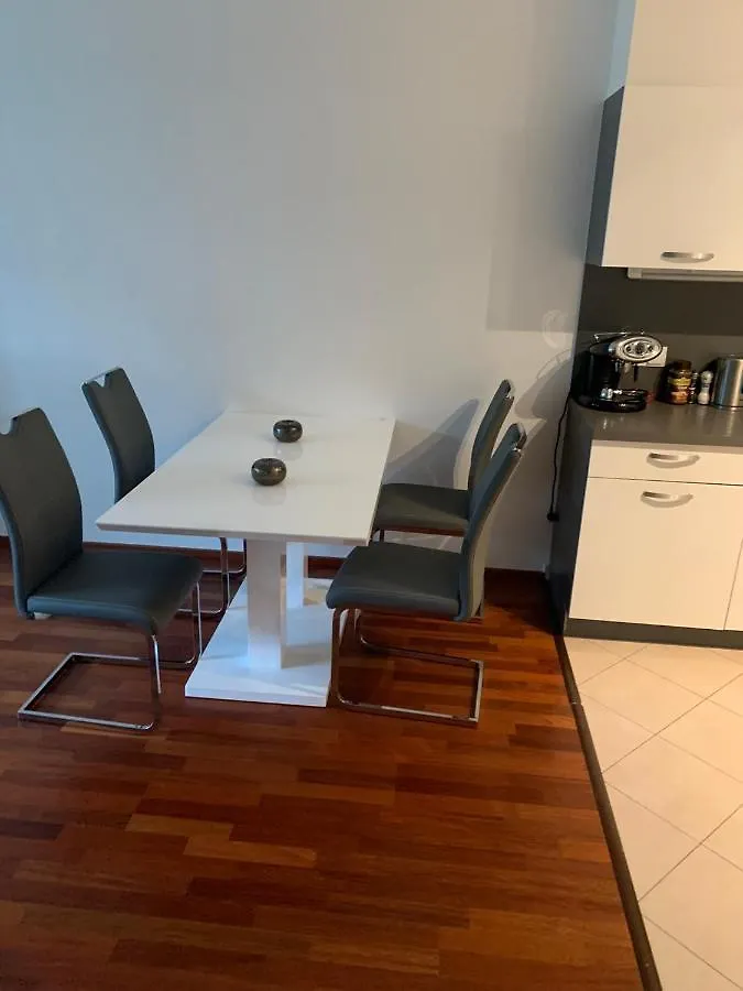 Residence Garden Tower s balkonem, garaz Prag Tschechische Republik
